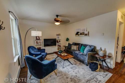 Exceptionally Located Charming Traveler`s Apartment