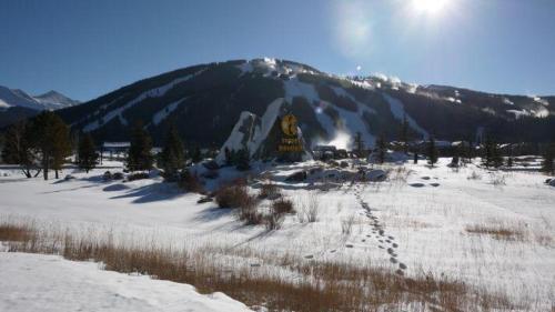 Hotel Tm525h Tucker Mountain Lodge