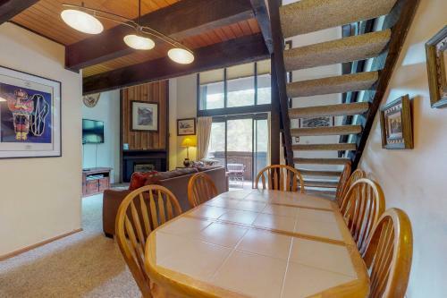 Timber Creek Bldg B #305