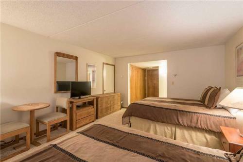 Hotel West Lake Lodge 379 Condo