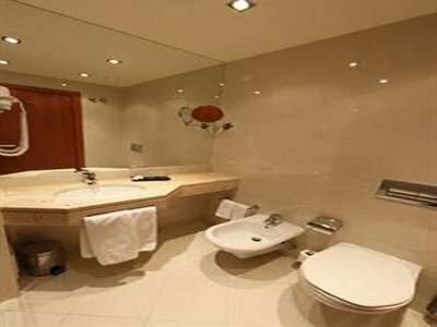 Luxe Hotel