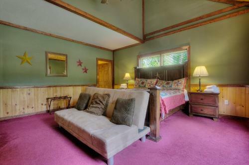 Majestic Waters #575 - Five Bedroom Cabin
