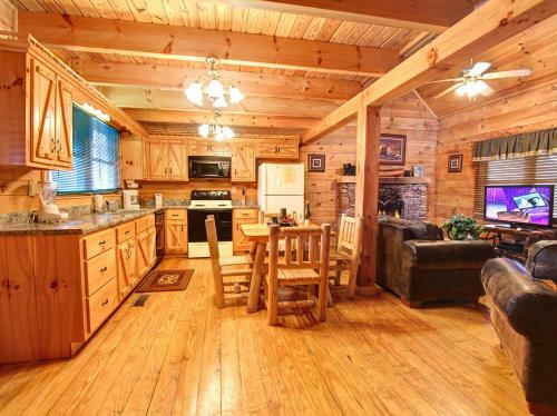 Cove Creek Lodge Cabin