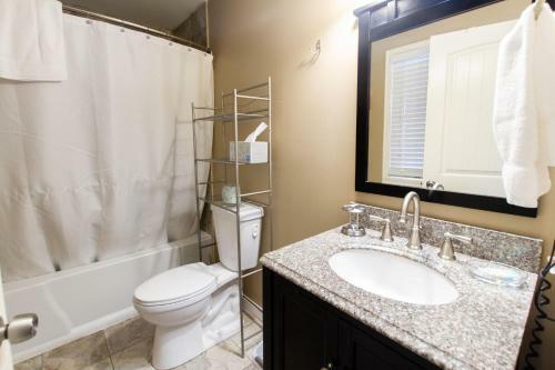 The Dahlonega Square Hotel