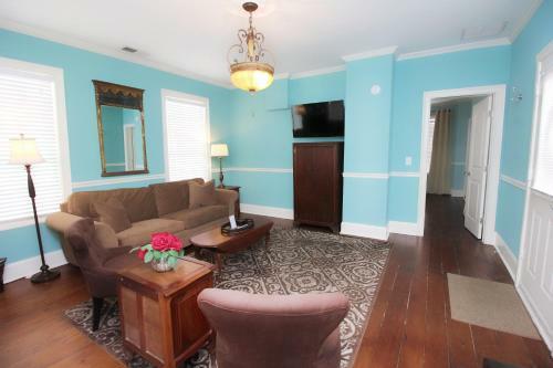 The Dahlonega Square Hotel