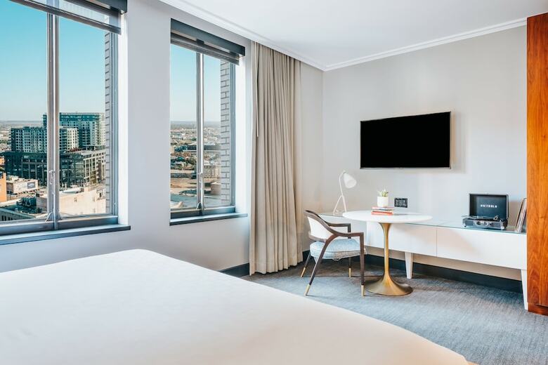Cambria Hotel Downtown Dallas