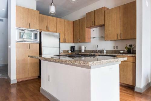 Apartamento Relax & Unwind In Spacious 1br W/ Parking