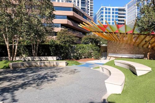 Apartamento Relax & Unwind In Spacious 1br W/ Parking