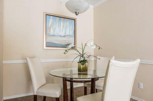 Apartamento Hip 1br | Balcony + Parking | Dining + Shopping