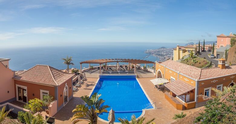 Hotel Palheiro Village