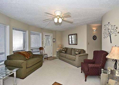 Round To It Three-bedroom Chalet
