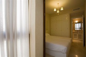 Hotel Conde De Torrej�n 10- Apartments