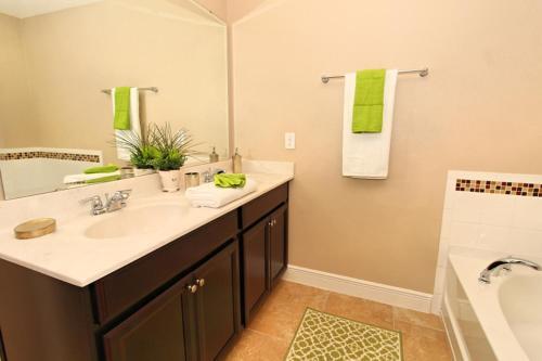 Acorn Court Villa 4412
