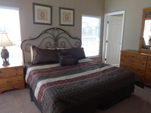 Glenbrook Four-bedroom Home 6gb