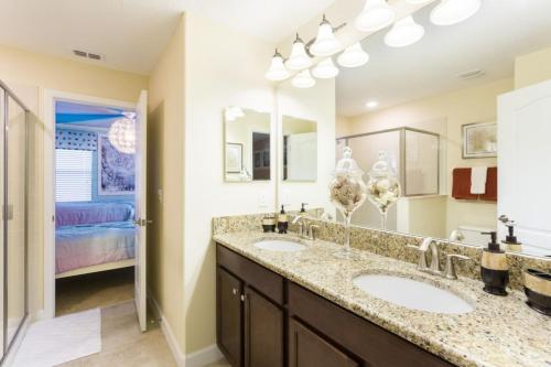 Champions Gate - Eight Bedroom Villa - Cg023