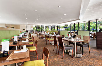 Howard Johnson Plaza Hotel - Miami Airport