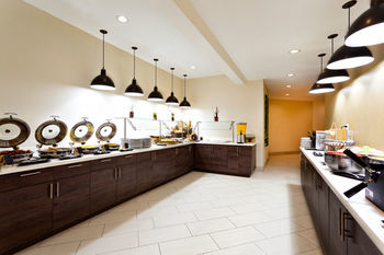 Howard Johnson Plaza Hotel - Miami Airport