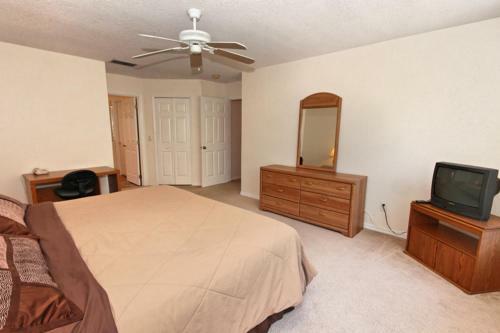 Oxford 684 Apartment