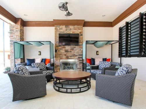Oak Tree Villa 4140