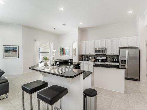 Oak Tree Villa 4140