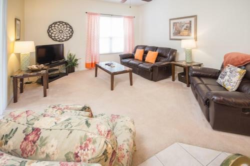 Lyn's Highlands Reserve Villa - Five Bedroom Home