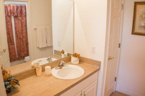 Hibiscus Haven - Four Bedroom Home