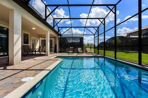 Champions Gate - Eight Bedroom Villa - Cg012