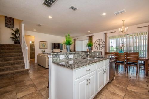 6 Bedroom, 5 Bath Vacation 4164od Villa