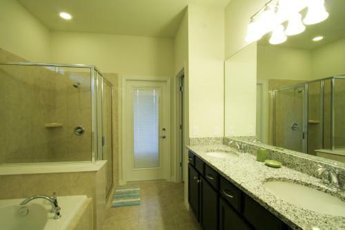 8 Br Villa #1188 At Windsor Of Westside