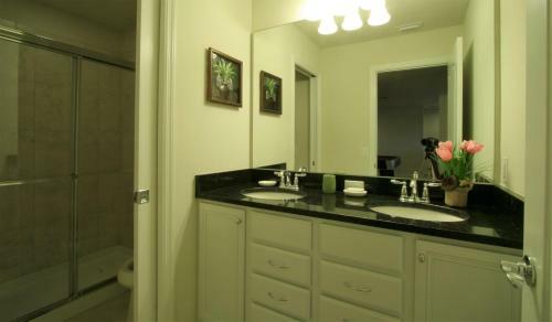 8 Br Villa #1189 At Windsor Of Westside