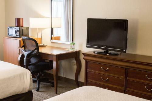 Holiday Inn Hotel & Suites Bolingbrook