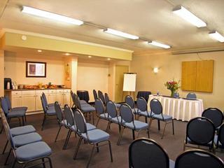 Hotel Chateauneuf Laval