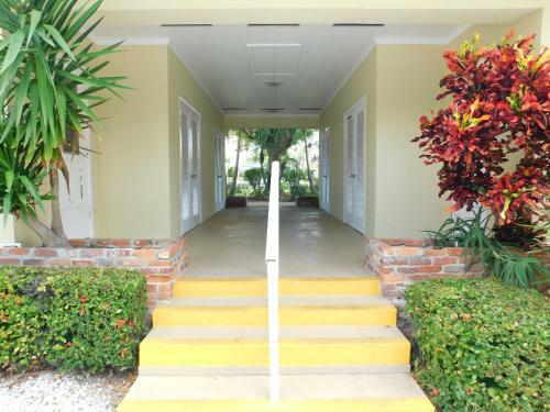 Apartamento The Grove Beach Condominiums