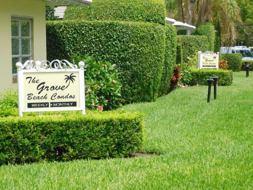 Apartamento The Grove Beach Condominiums