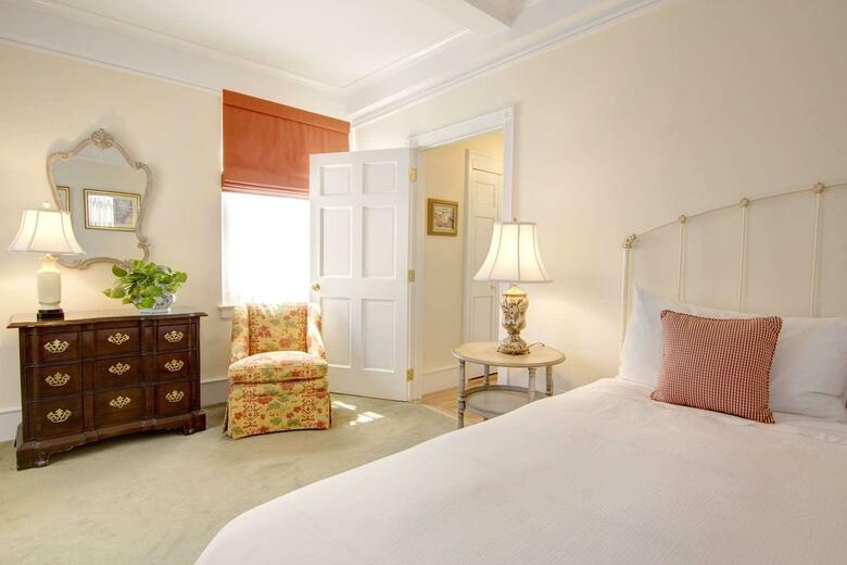 Hotel Roger Smith