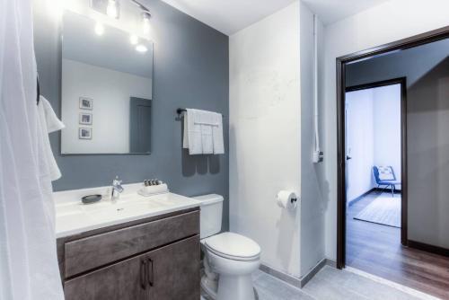 Apartamento New Construction In A Historic Downtown Building