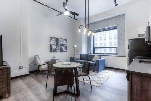 Apartamento New Construction In A Historic Downtown Building