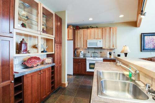 Dillon Ridge Retreat