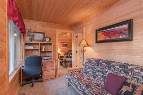 Lost Creek Cabin