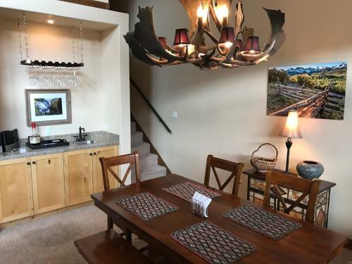 Cascade Village - Townhome 2b