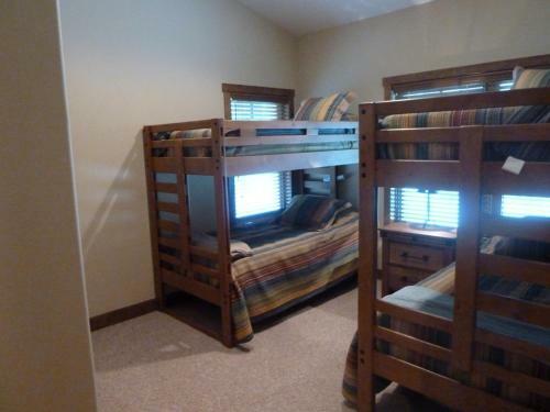 Cascade Village - Townhome 2b