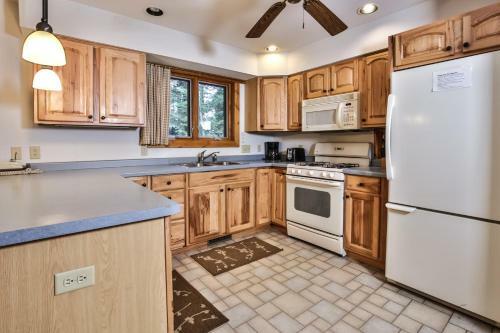 Kentuck Lake Retreat Cottage