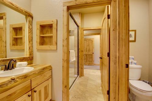 Whispering Pines Lodge: 11 Bedroom