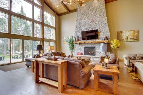 Whispering Pines Lodge: 11 Bedroom