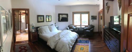 East Hampton Art House Bed And Breakfast