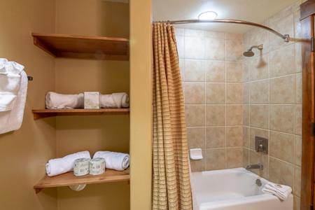 Lodge Queen Hotel 204