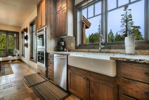 Clearwater Chalet At Tamarack Resort