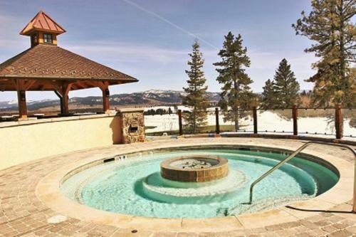 Lodge Queen Hotel 208
