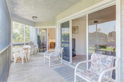 Sea Wood Coastal Hide Away