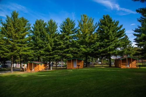 Plymouth Rock Camping Resort One-bedroom Cabin 5